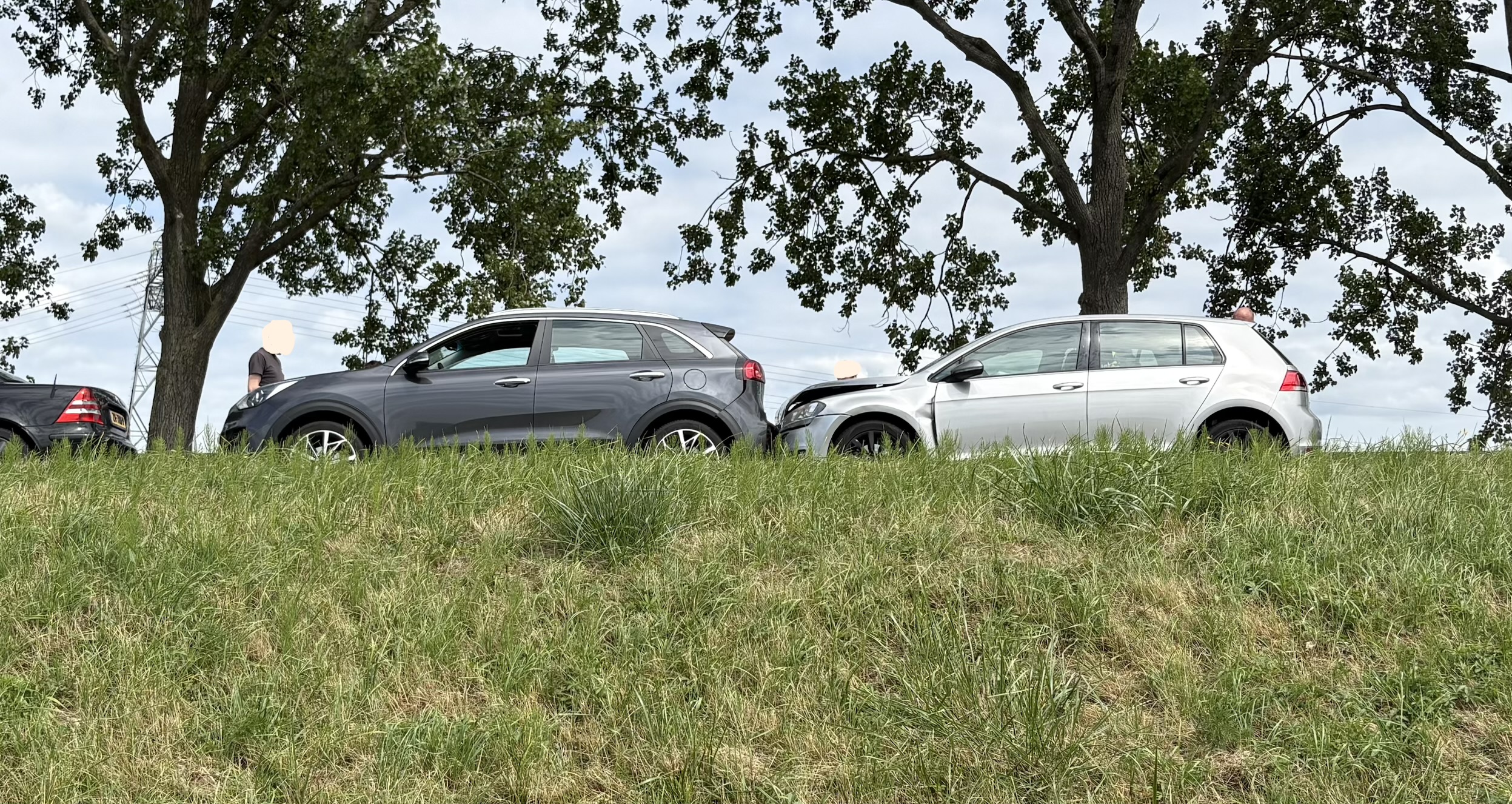 Kopstaartbotsing op de Zwartsluizerweg; file ontstaat